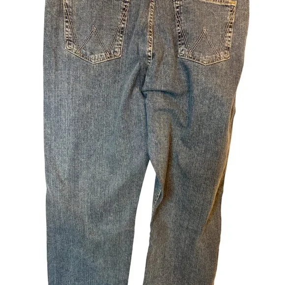 NWT Wrangler 36X34 Mens Relaxed Fit Jeans Blue Denim Classic Style - Picture 8 of 12